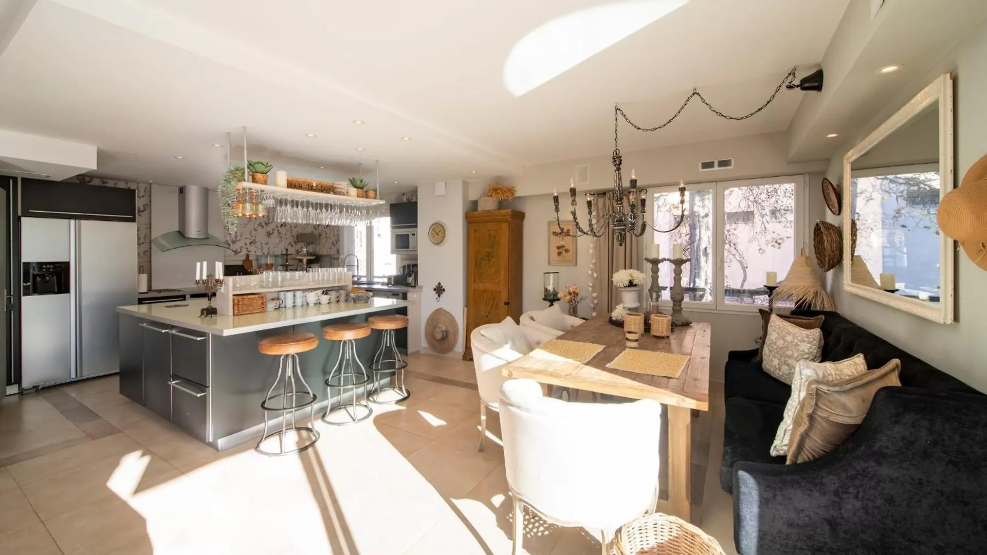 Cannes Luxury Rental - Pretty 3 Bedroom Apartment To Rent With 50M Terrace 0*,  France