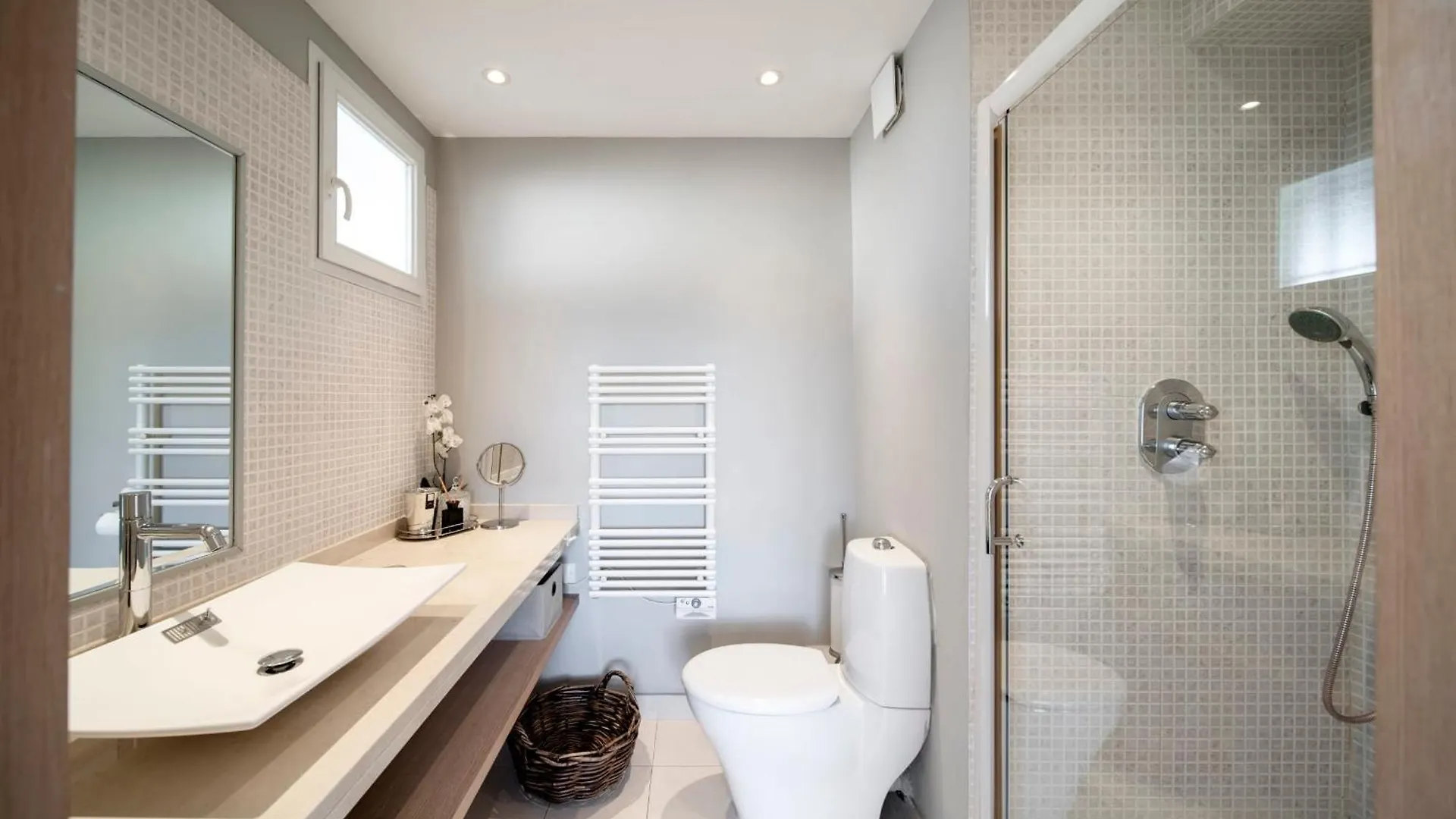 Cannes Luxury Rental - Pretty 3 Bedroom Apartment To Rent With 50M Terrace فرنسا