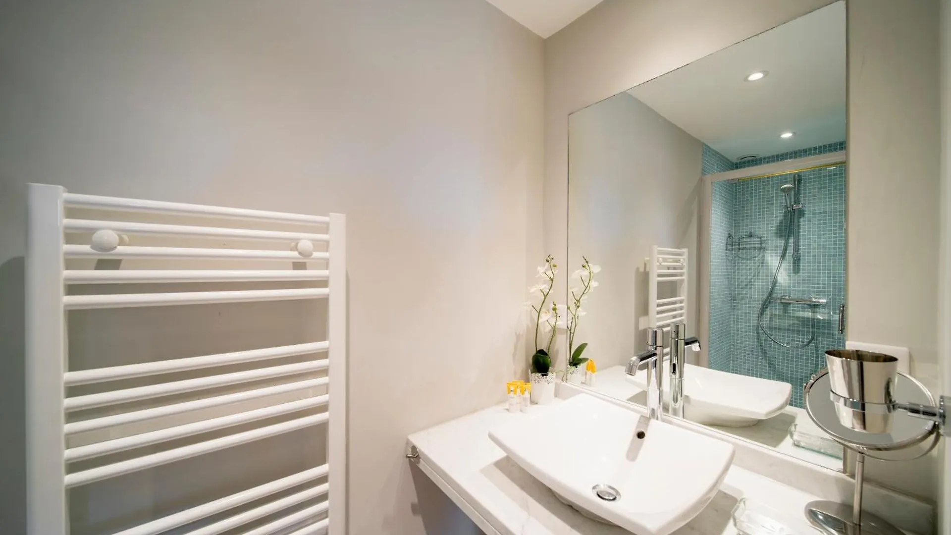 Cannes Luxury Rental - Pretty 3 Bedroom Apartment To Rent With 50M Terrace